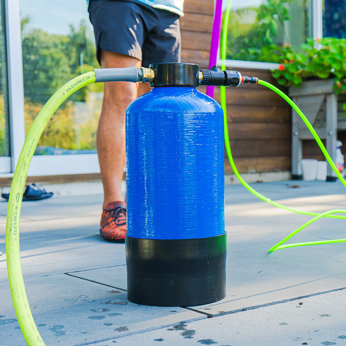 DI tank used for spot-free window cleaning